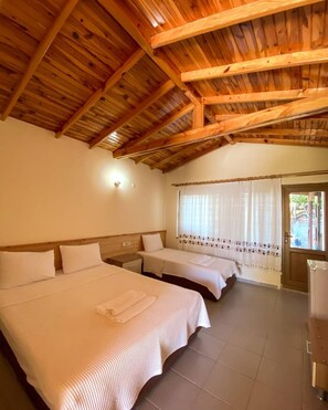 Minibar, escritorio, sistema de insonorización y wifi gratis 