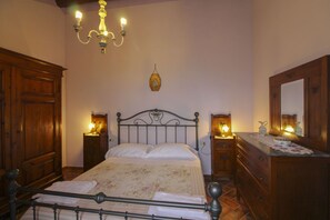 5 camere, ferro/asse da stiro, Wi-Fi