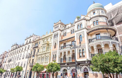Lovely home in Tomares with kitchen
