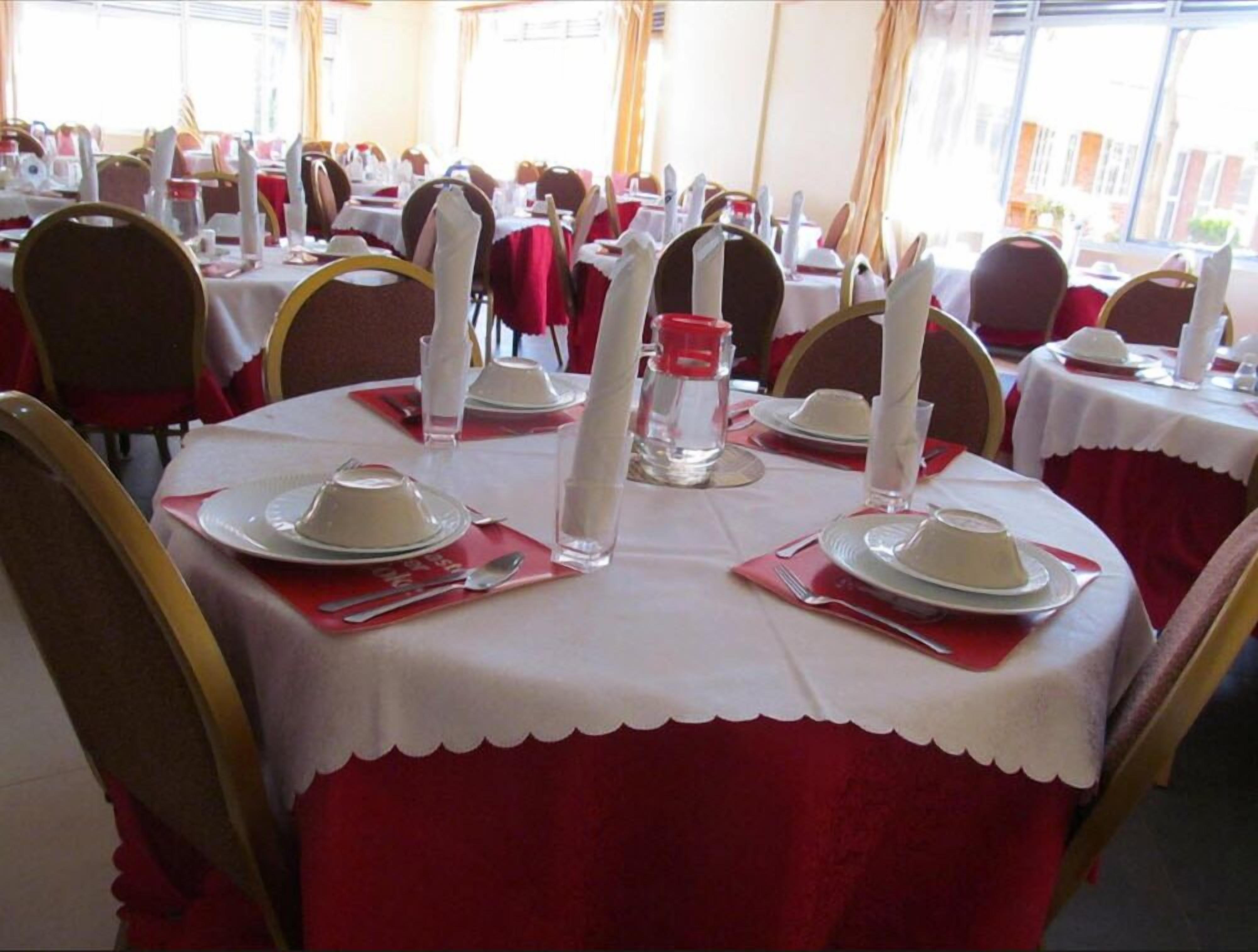 Se sirven desayunos, comidas y cenas 