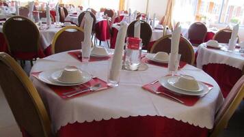 Se sirven desayunos, almuerzos y cenas