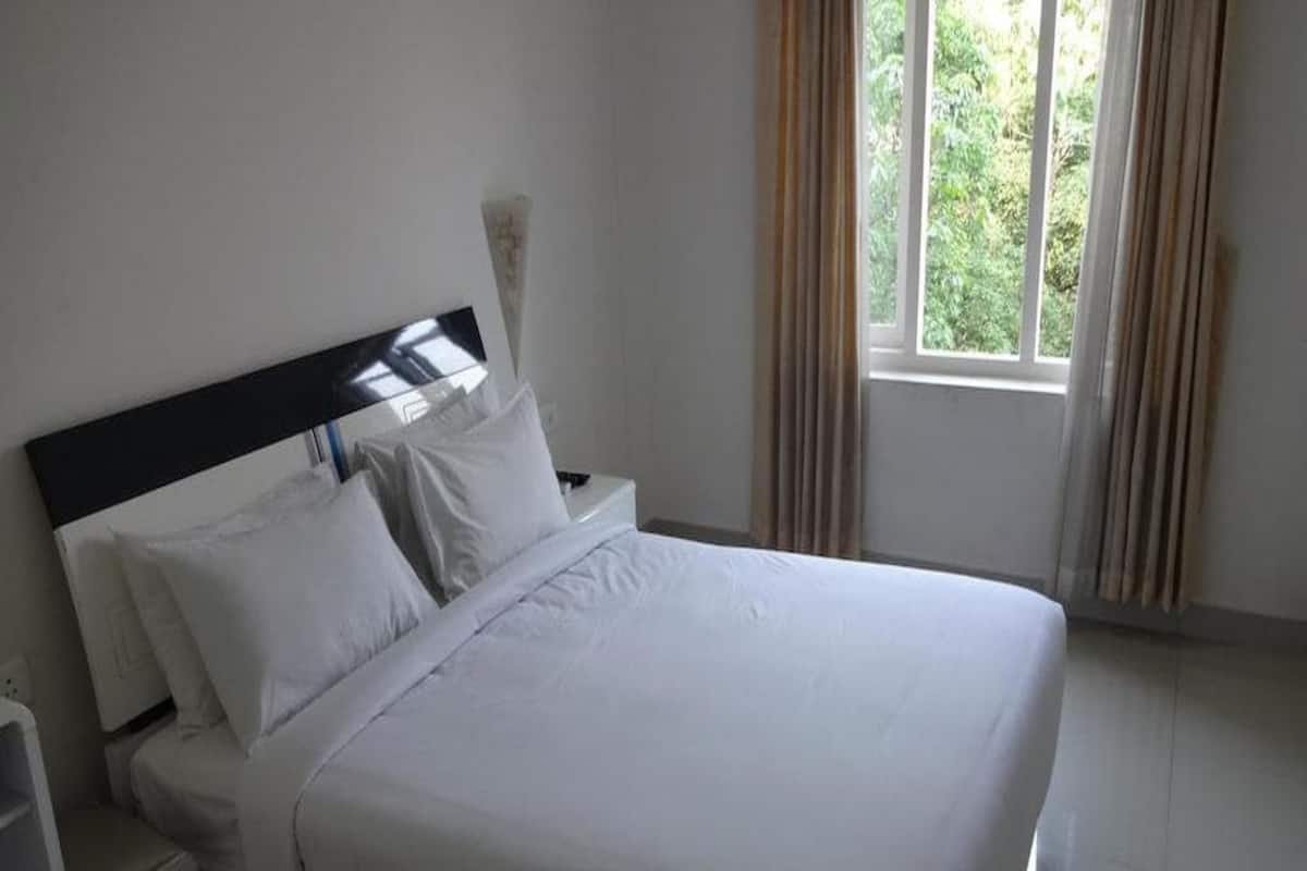 Rollaway beds, free WiFi