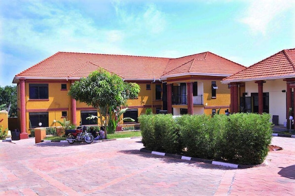 Fachada da propriedade