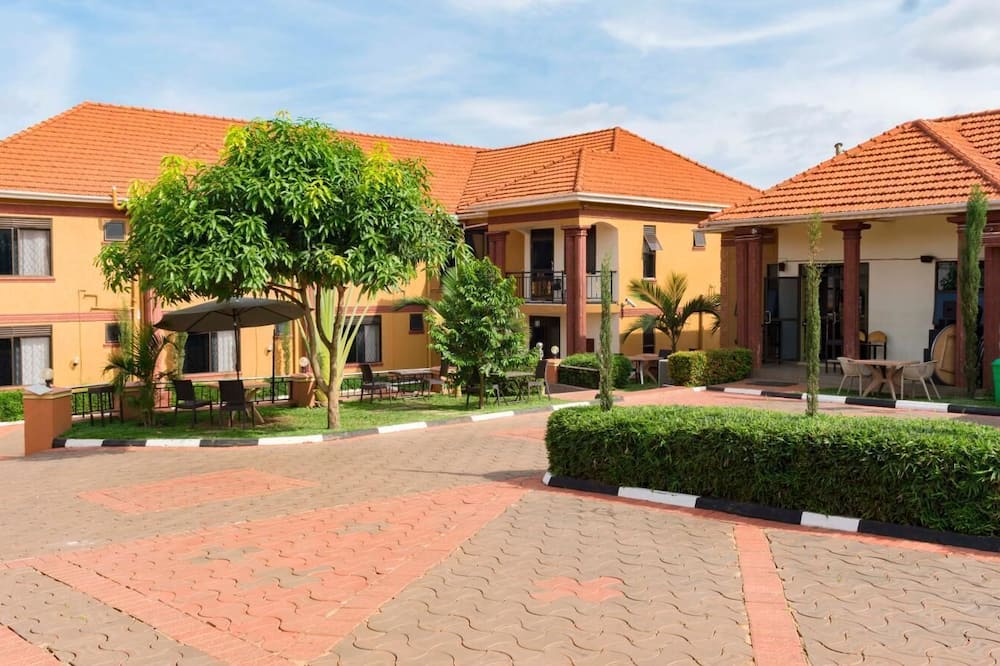 Pavillion Hotel