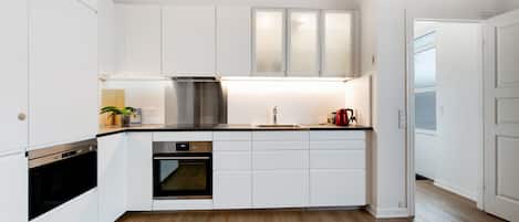 Chambre Standard double ou avec lits jumeaux, salle de bains commune | Cuisine partagée | Bouilloire électrique