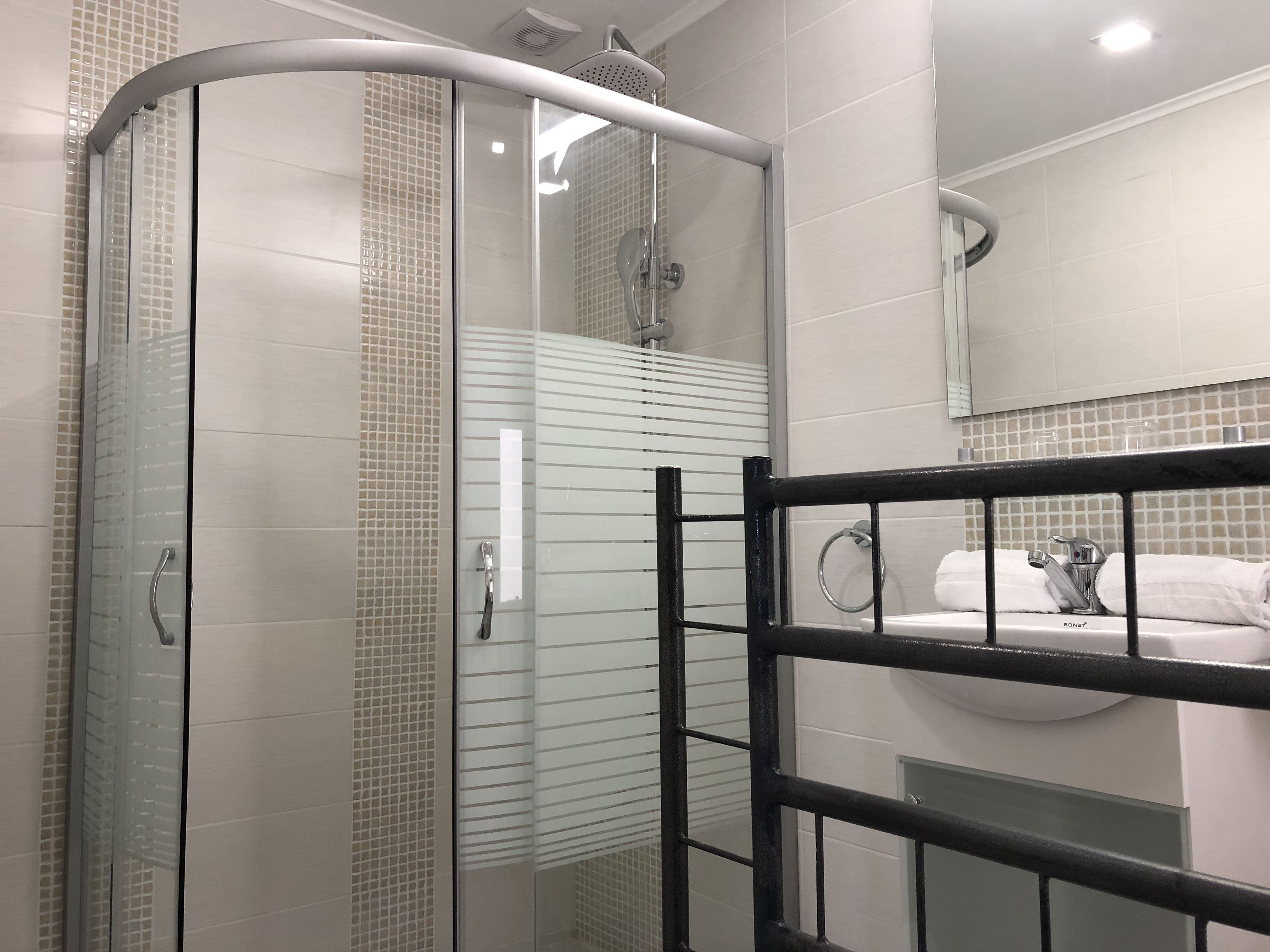 superior suite, sea view | bathroom shower