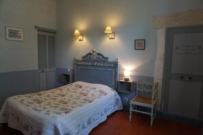 Standard-Doppelzimmer, 1 Doppelbett | Individuell dekoriert, individuell eingerichtet, Verdunkelungsvorhänge