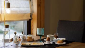 Free daily continental breakfast