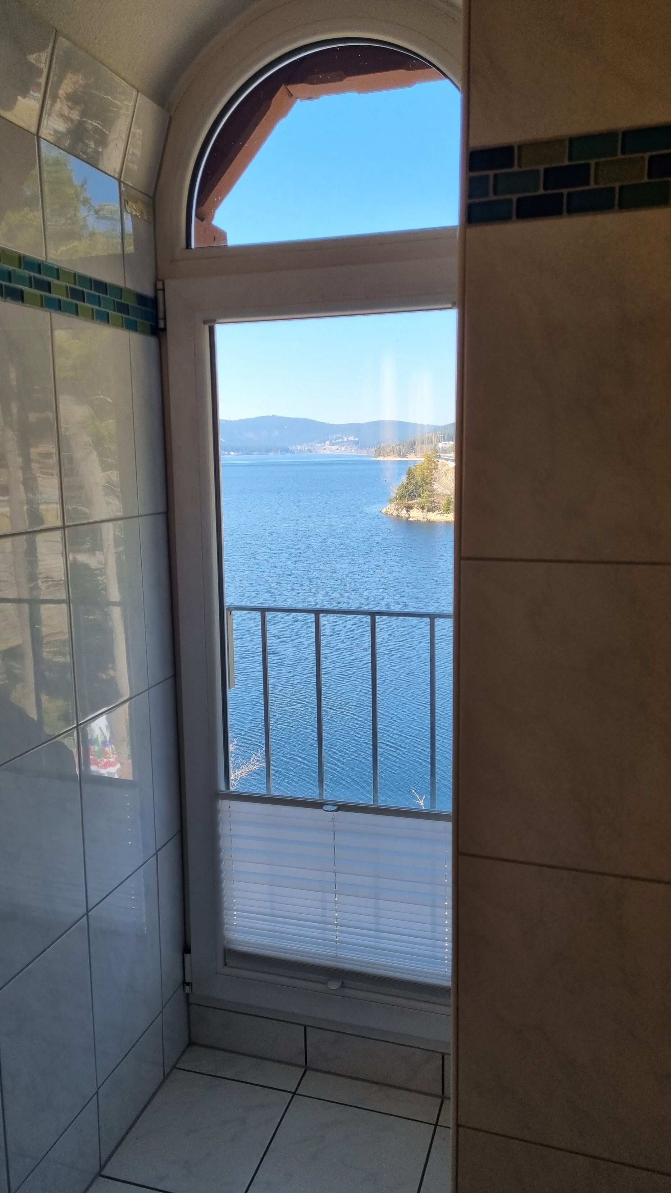 Superior tweepersoonskamer, uitzicht op meer (Hauptgebäude) | Uitzicht vanuit de kamer