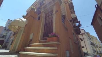 EntrĂ©e de lâhĂ©bergement