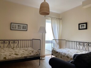 Apartamento (4 people) | Tabla de planchar con plancha, wifi gratis, ropa de cama