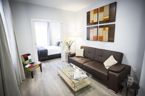 客房内保险箱、办公桌、隔音、熨斗/熨衣板