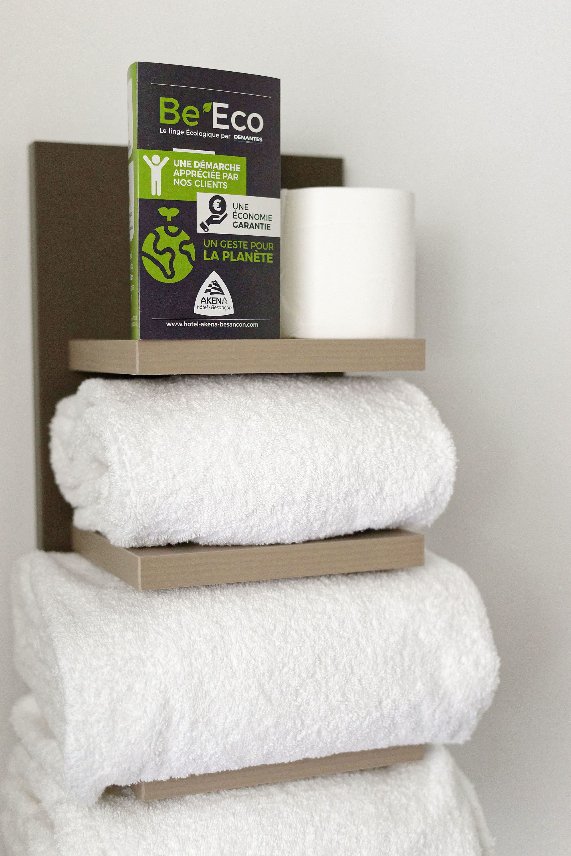 triple room | bathroom | shower, free toiletries, hair dryer, towels