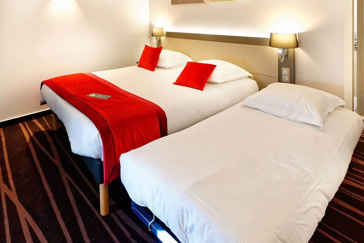 triple room | premium bedding, desk, laptop workspace, soundproofing