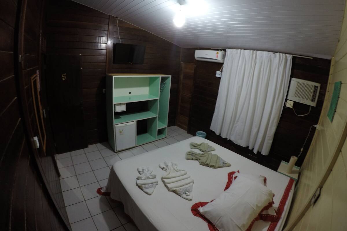 Minibar, gratis wi-fi och sängkläder