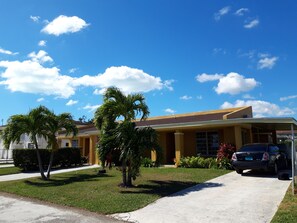 Exterior - Personal Touch Studio (Nassau)