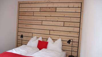 Design Apartment (Upper Floor) | Meja, seterika/papan seterika, katil bayi/kot (percuma), Wi-fi percuma