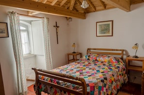 Traditional Apartment, Kitchen, Courtyard Area (Casa Pequena) - Quinta do Espírito Santo (Angra do Heroismo)