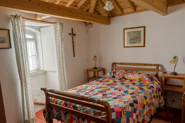 Appartement Tradition, cuisine, côté cour intérieure (Casa Pequena) | Décoration personnalisée, ameublement personnalisé, bureau