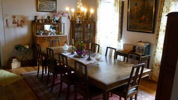 Free daily continental breakfast