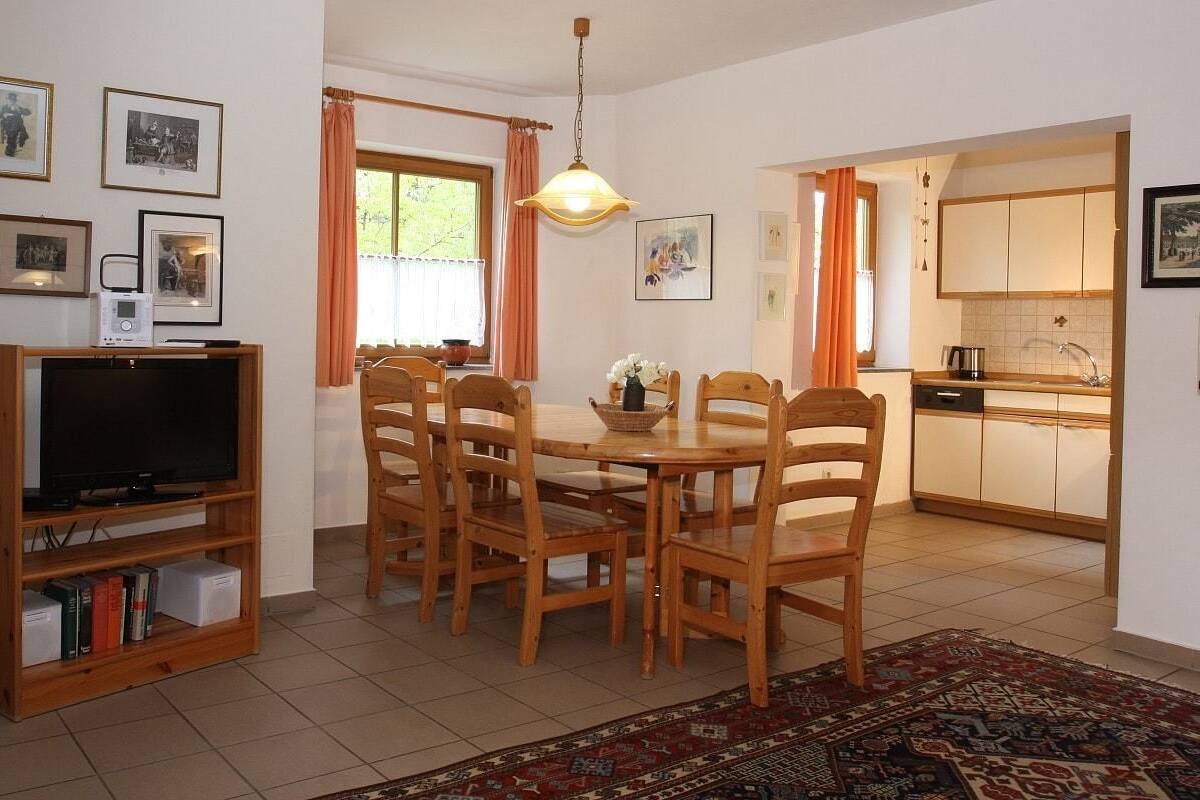 Casa estándar, 4 habitaciones | Ropa de cama de alta calidad y tabla de planchar con plancha