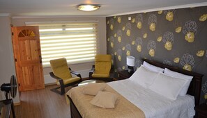 Suite, 1 King Bed, Private Bathroom | Free WiFi