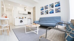 Family Apartment | Living room | Flat-screen TV