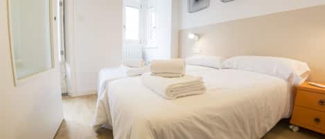 Appartement, 1 chambre | 2 chambres, décor unique, ameublement unique, fer et planche à repasser