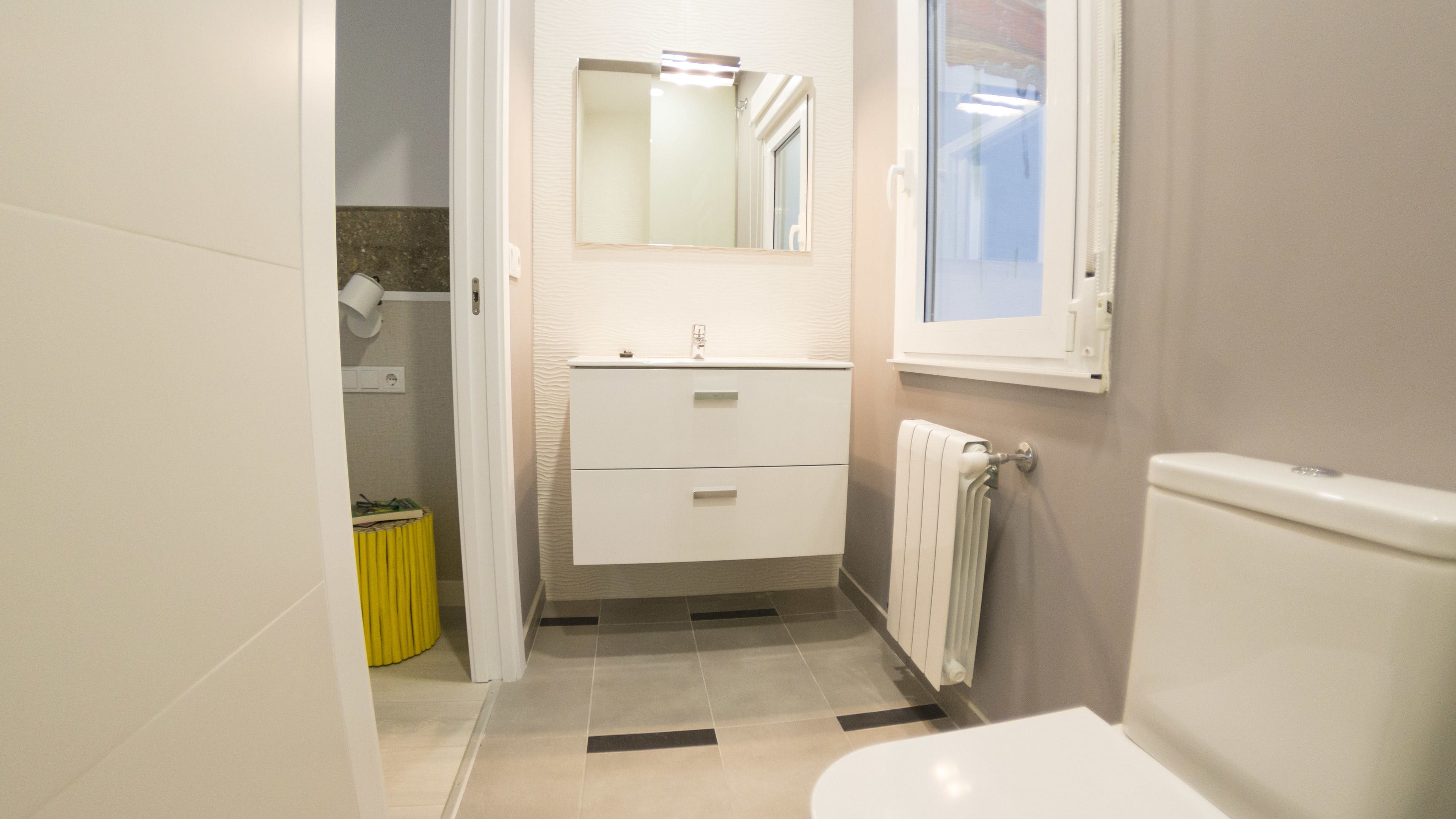 apartment, 2 bedrooms | bathroom | shower, free toiletries, towels