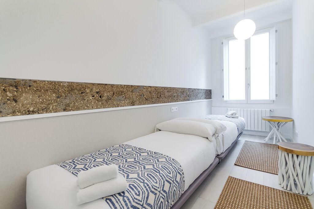 apartment, 2 bedrooms | individually decorated, individually furnished, iron/ironing board