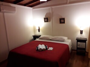 Cabin, 1 Bedroom | 1 bilik tidur, meja, seterika/papan seterika, katil bayi/kot (percuma) 