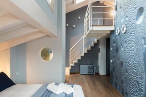 套房 (Acqua) | 迷你吧、客房内保险箱、特色装修、特色家居