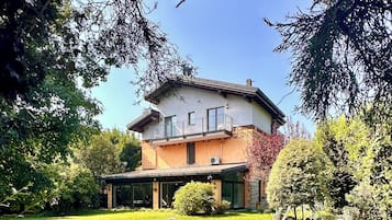 Esterni