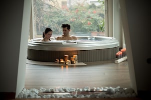 Sauna, hot tub, steam room, Turkish bath, deep-tissue massages