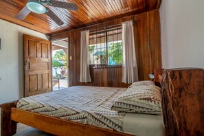 Economy Triple Room, Multiple Beds, Non Smoking, Pool Access | Bed sheets - Cabinas Arrecife (Cahuita)