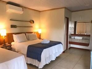 Minibar, coffres-forts dans les chambres, draps fournis