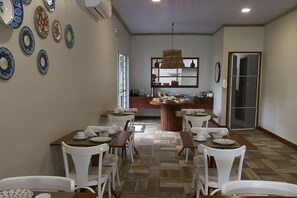 Dining - Pousada Alto da Vila Noronha by Alto da Ilha (Fernando de Noronha)