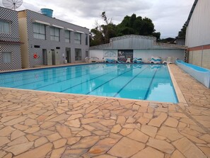 3 outdoor pools, sun loungers - Pousada Clube Santa Cruz (Santa Cruz de Minas)