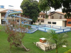 3 outdoor pools, sun loungers