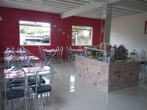 Tägliches inbegriffenes Frühstücksbuffet