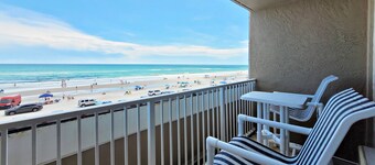 Ocean View Studio | Sleeps 4 | Budget Stay | Free Daily Activities Included
