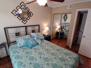 1 soverom, strykejern/-brett, wi-fi (inkludert) og sengetøy