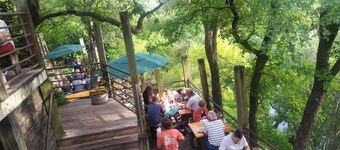 Riverfront Flotation Fun near the Tube Chute 1 Br Condo 3 min from Schlitterbahn