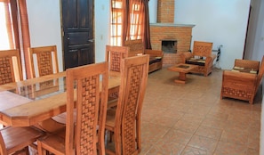 Cabana, 3 quartos, no jardim | Opções para refeição no quarto