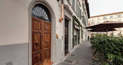 Historic center Florence - First Floor apartment near the Duomo