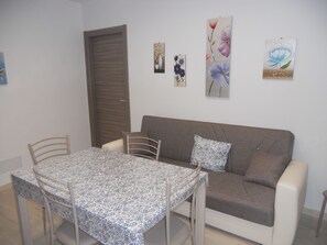 Interior - " Athena House " is equipped with all comforts. For Families Without Animals (Siracusa)