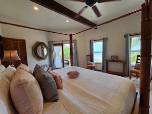 3 makuuhuonetta, silitysrauta/-lauta, ilmainen Wi-Fi, vuodevaatteet