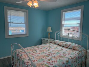 3 bedrooms, iron/ironing board, free WiFi, wheelchair access