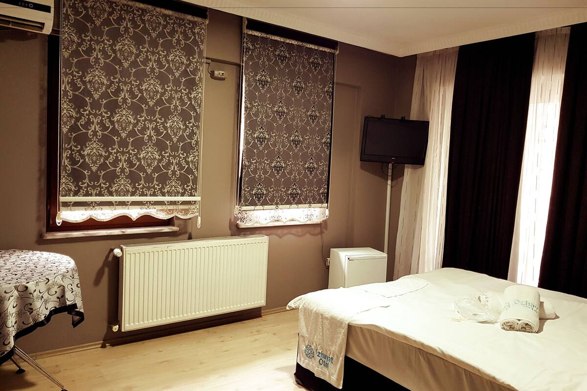 Double Room | In-room safe, blackout drapes, soundproofing, iron/ironing board