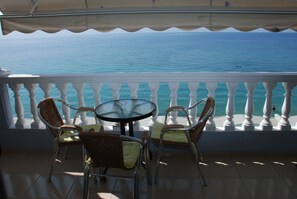 Quadruple Room, Beach View | Balcony - Hotel Te Stefi (Himarë)